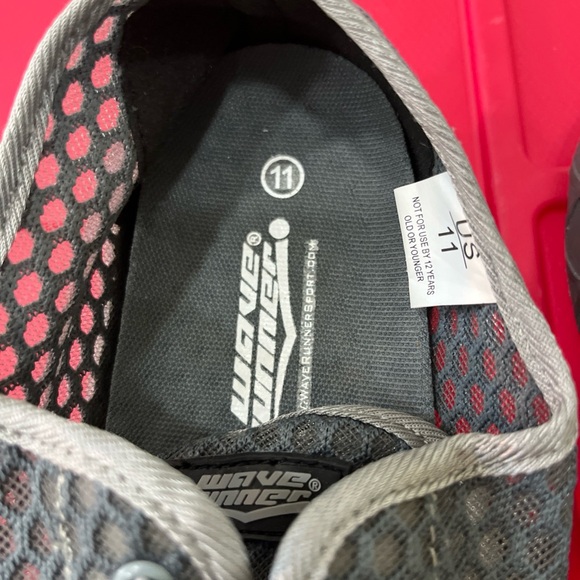 * Wave Runner Water Shoes - Quick Drying Aqua Sneaker, Size 11 - Picture 2 of 7